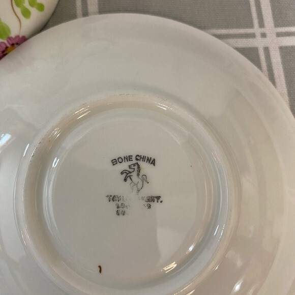 Vtg Bone China Taylor & Kent England Teacup & Saucer Gilded Pink Blue Flowers - Picture 6 of 8